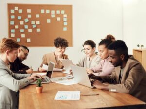 Le storytelling d’entreprise comme levier de communication et d’engagement